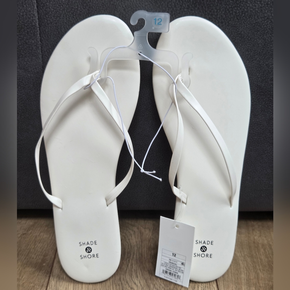 Shade & Shore Women's Cream Cali Flip Flop Sandals Size: 12 - Picture 4 of 7